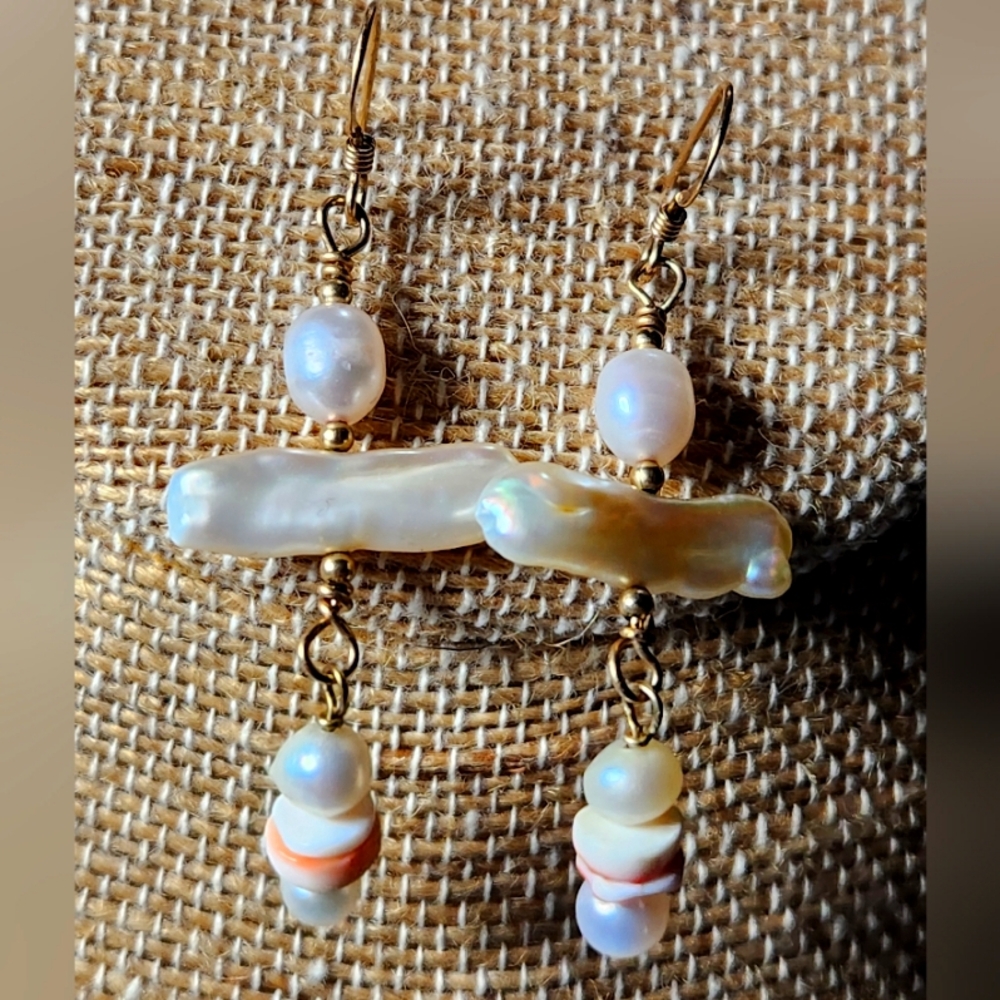 NWT "The Crucifixion" Shell Necklace Earrings Set - Picture 4 of 4